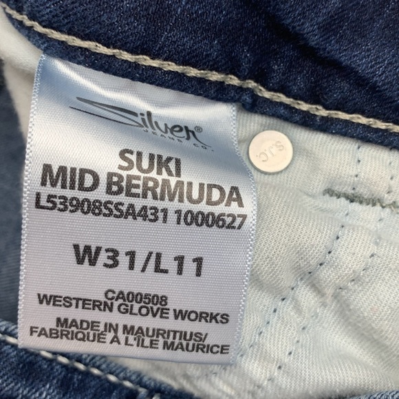 Silver Jeans Suki Mid Bermuda Shorts Dark wash denim Stretch Size 31 Distressed - Picture 5 of 9